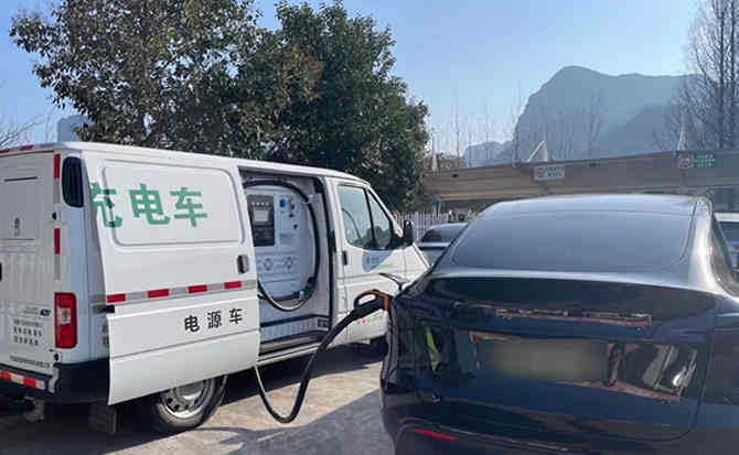 洪湖汽车搭电