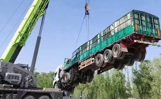 洪湖道路脱困救援案例
